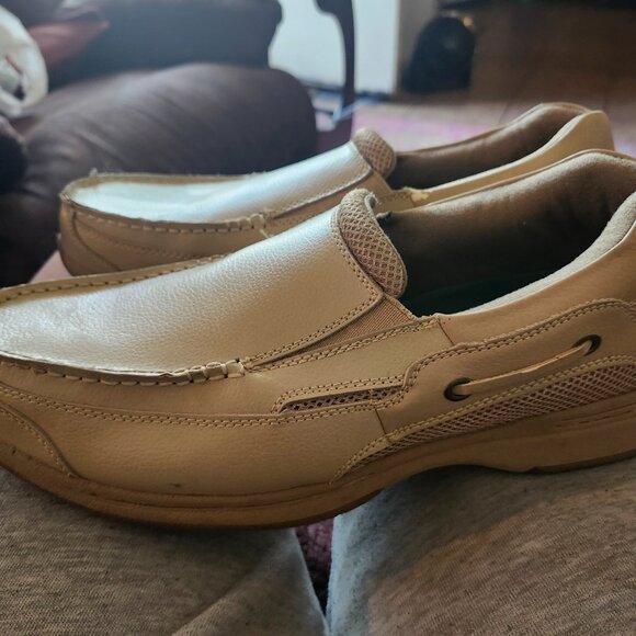 Shoes - Picture 2 of 4